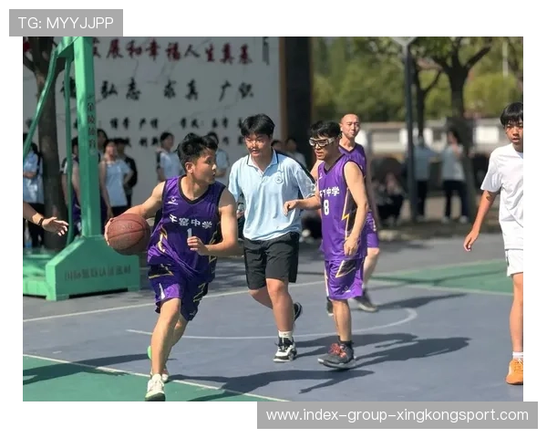 中学生篮球赛爆冲突：家长被赶出场