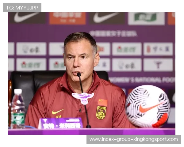 中国女足主帅怒斥外界：不要再黑我们