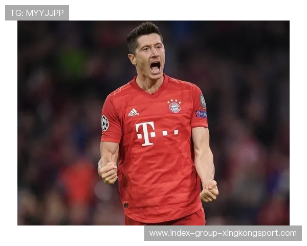 拜仁莱万前点抢射门将扑救不及，比分改写瞬间燃爆赛场