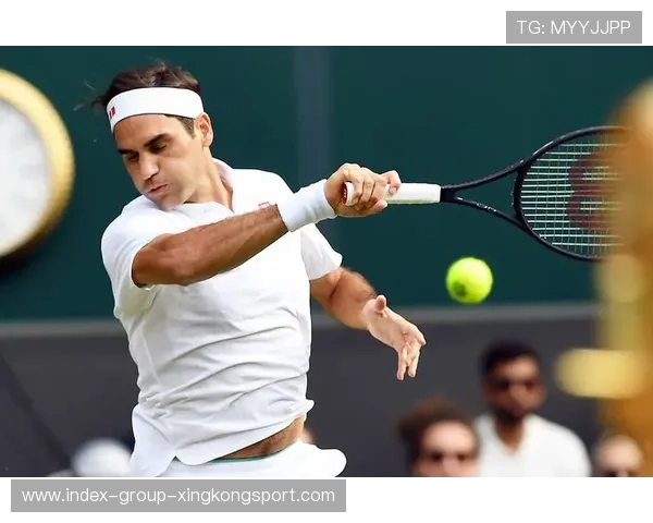 费德勒慈善赛展示精致击球