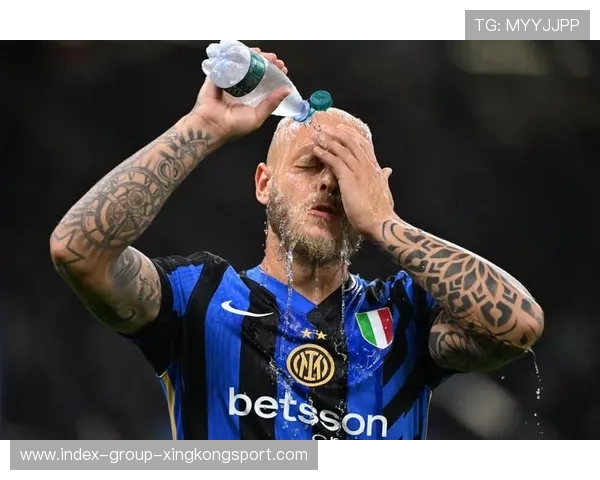 国米巴雷拉长驱直入远射建功全场鼓掌 国米巴雷拉长驱直入远射建功全场鼓掌